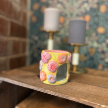 Load image into Gallery viewer, Pretty Flowers Wax Melt Burner
